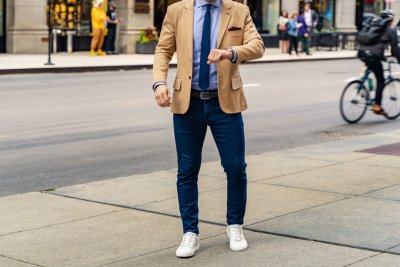 Waarom zoveel mannen nu kiezen voor relaxed tailoring